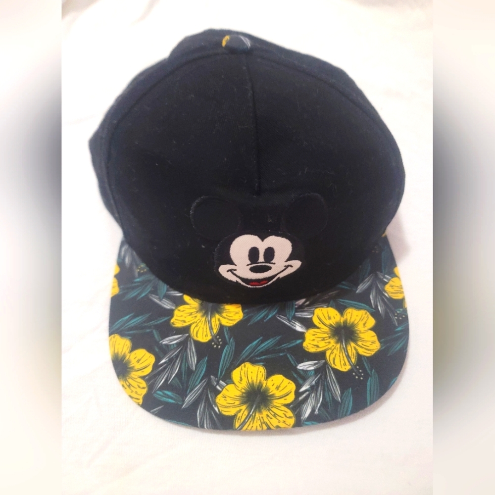 Mickey Mouse Unisex hat. Snapback